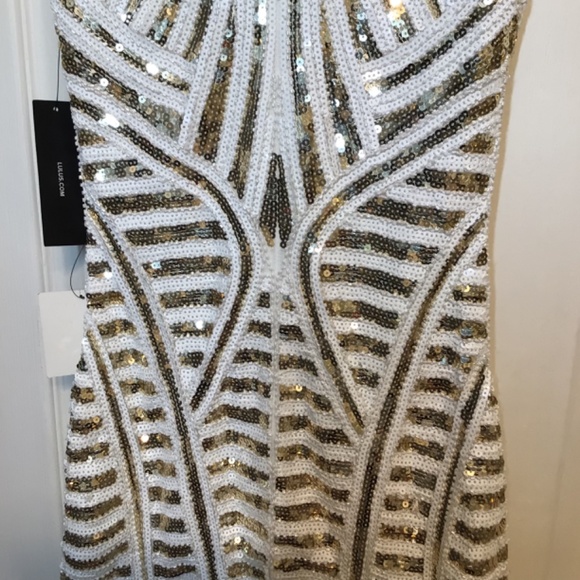 Lulus white and gold sequined v neck short bodycon dress.  BEAUTIFUL DRESS!! - Picture 11 of 16